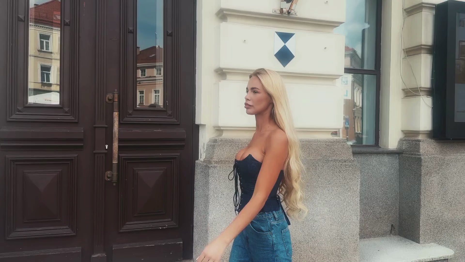 Street aesthetic photoshoot in Vilnus featuring elegant styling.